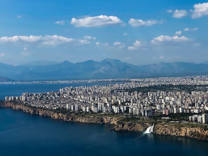 تركيا على موعد مع حرّ قياسي في أنطاليا وحرارة تصل إلى 52 درجة غدا الأربعاء