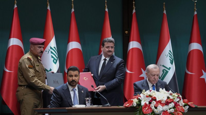 العراق وتركيا يتفقان على تنفيذ طريق التنمية ويعلنان اتفاقاً شاملاً في مجال الطاقة