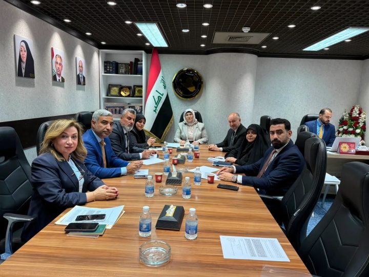 التربية النيابية: نرفض استقطاع مخصصات المعين المتفرغ من موظفي التربية وسنخاطب المالية لإلغائها
