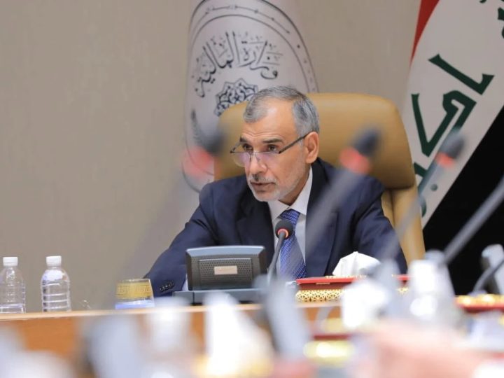 وزير المالية يعلن تمويل المبالغ اللازمة للعتبات المقدسة والمحافظات المستضيفة للزائرين