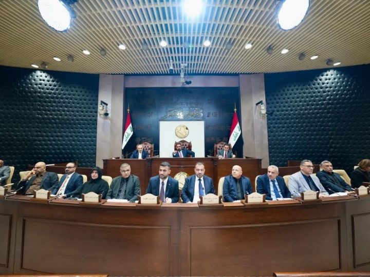 البرلمان يصوت على جملة توصيات بشأن ازمة الكهرباء ويحيلها إلى الحكومة