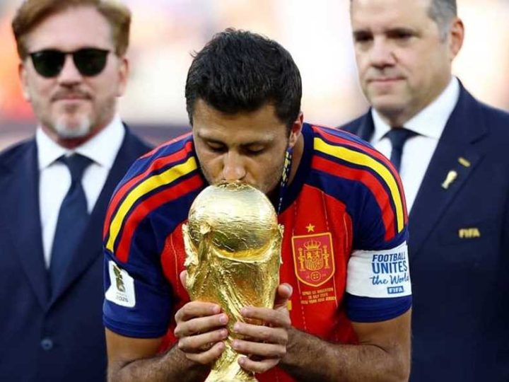 رودري يُبلغ مانشستر سيتي برغبته في ارتداء قميص ريال مدريد