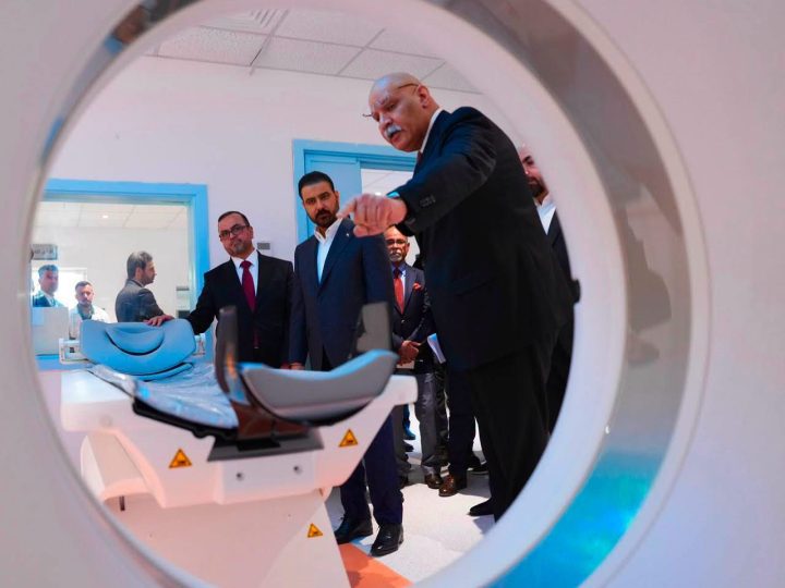 الزيدي يفتتح مركز الرحمن للرنين والمفراس الحلزوني في مستشفى ابن البيطار ويوجه بجعل خدماته مجانية
