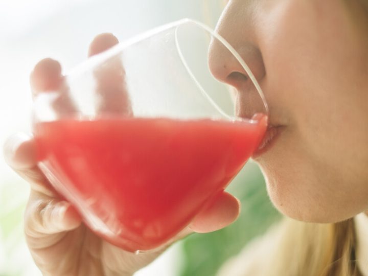 ثلاثة عصائر حمراء قد تخفض ضغط الدم وتحمي قلبك
