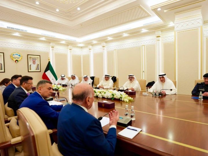 وزير الخارجية يعلن من الكويت الإفراج عن الصيادين العراقيين المحتجزين ووصولهم إلى البصرة الخميس