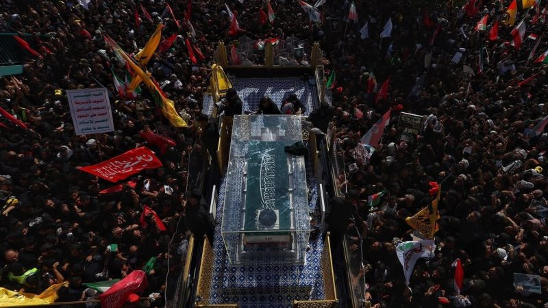 لجنة تنظيم مراسم تشييع الشهيد الخامنئي: مشاركة أكثر من 10 ملايين مشيع