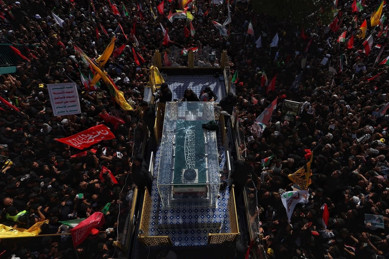 لجنة تنظيم مراسم تشييع الشهيد الخامنئي: مشاركة أكثر من 10 ملايين مشيع