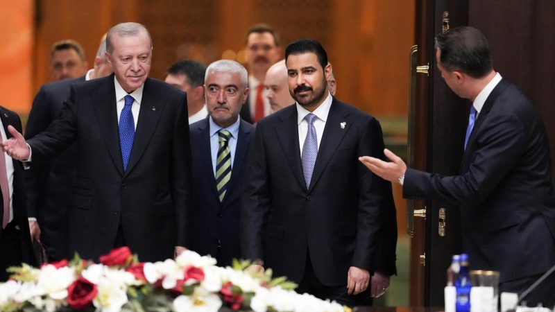 الزيدي وأردوغان يرعيان توقيع عدد من مذكرات التفاهم المشتركة
