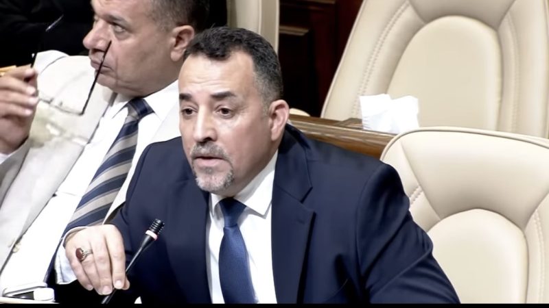 المعموري يطالب بإكمال المشاريع المتوقفة والإسراع بإتمام جولة التراخيص الخامسة