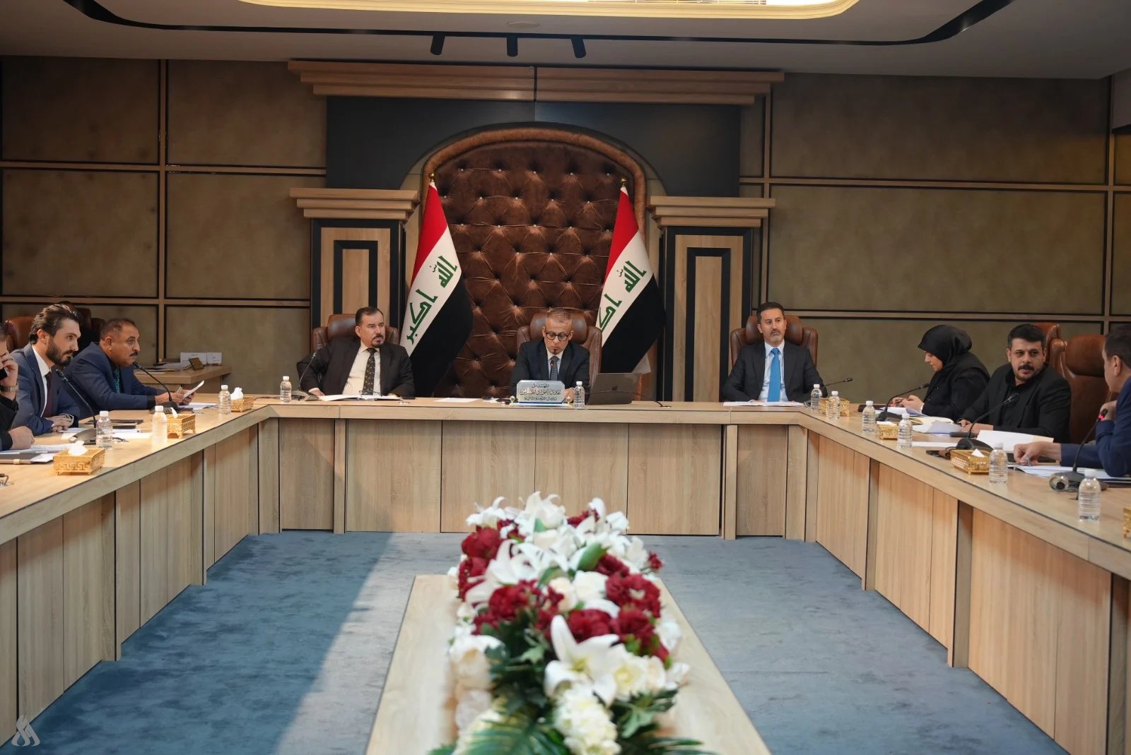 المالية النيابية ترفع قانون منح الموظف إجازة 5 سنوات إلى رئاسة البرلمان لإدراجه على جدول الأعمال