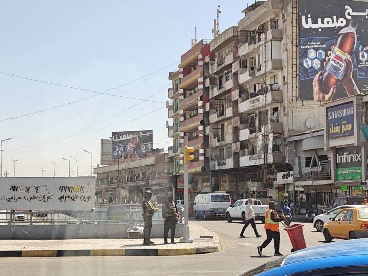 إجراءات أمنية مشددة لتفتيش المركبات الحكومية على الطرق بين المحافظات