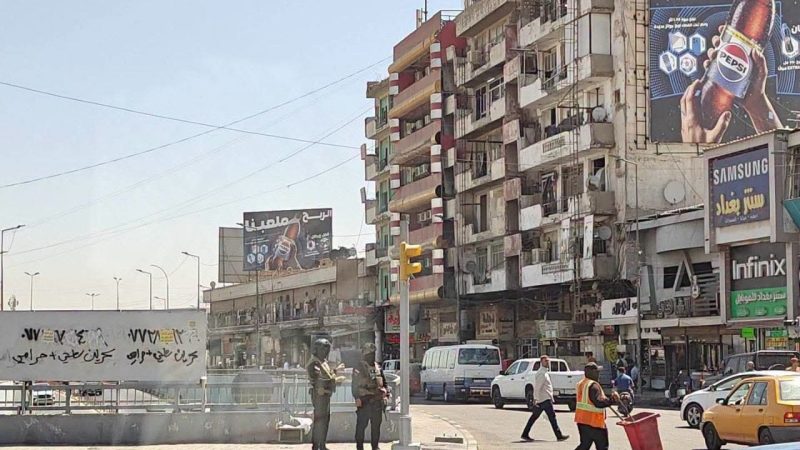 إجراءات أمنية مشددة لتفتيش المركبات الحكومية على الطرق بين المحافظات