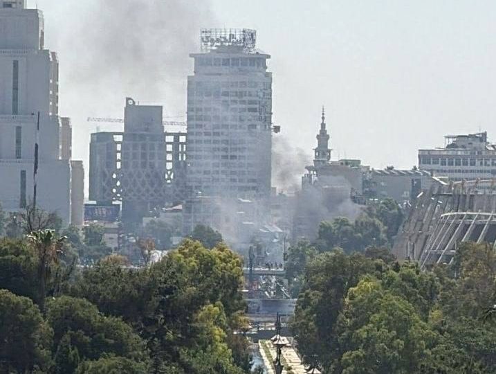 انفجارات قرب فندق إقامة ماكرون في دمشق بالتزامن مع زيارته الرسمية لسوريا