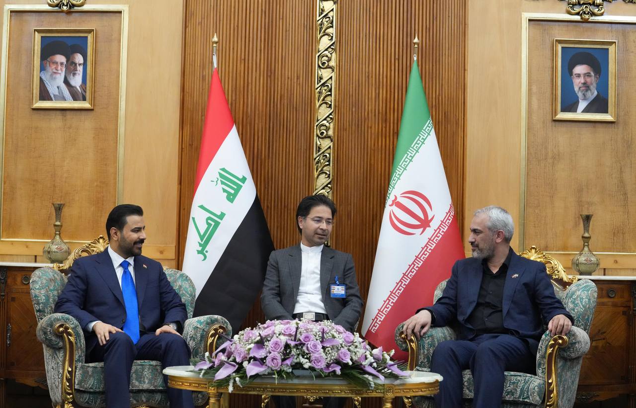 الزيدي وبزشكيان يعقدان لقاءً ثنائياً في طهران لبحث العلاقات الثنائية