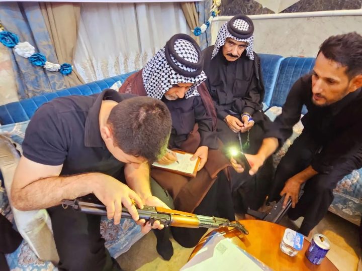 الداخلية: 600 شيخ عشيرة فتحوا دواوينهم ودعوا أبناء عشائرهم إلى تسجيل أسلحتهم رسمياً