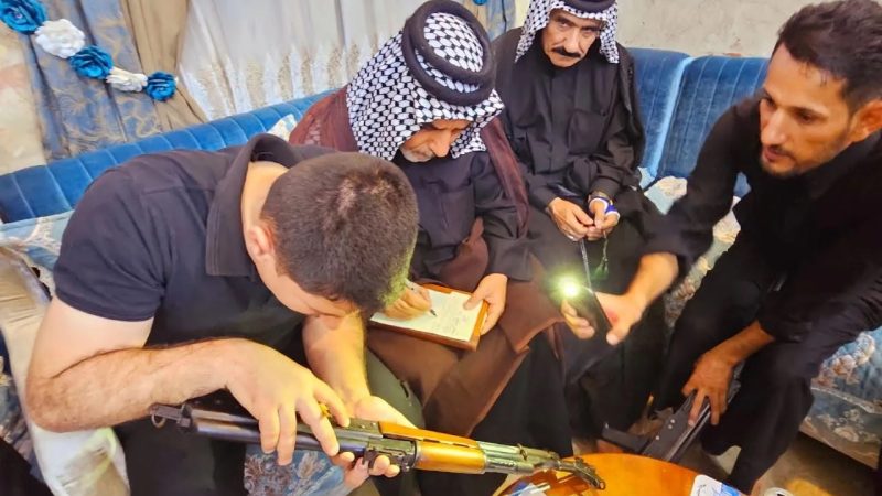 الداخلية: 600 شيخ عشيرة فتحوا دواوينهم ودعوا أبناء عشائرهم إلى تسجيل أسلحتهم رسمياً