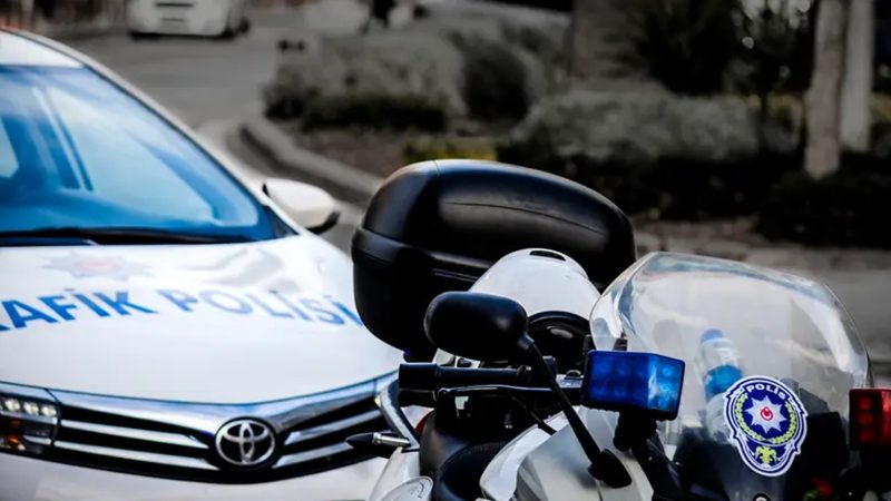 اعتقال ثلاثة أشخاص انتحلوا صفة عناصر في الاستخبارات التركية للقيام بعمليات احتيال