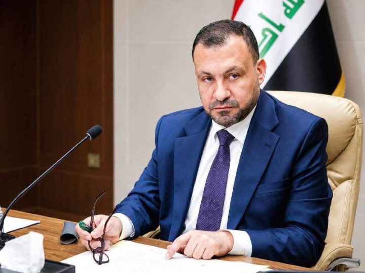 قوة من هيئة النزاهة تعتقل خالد غزاي عطية وكيل وزارة الكهرباء لشؤون النقل والتوزيع