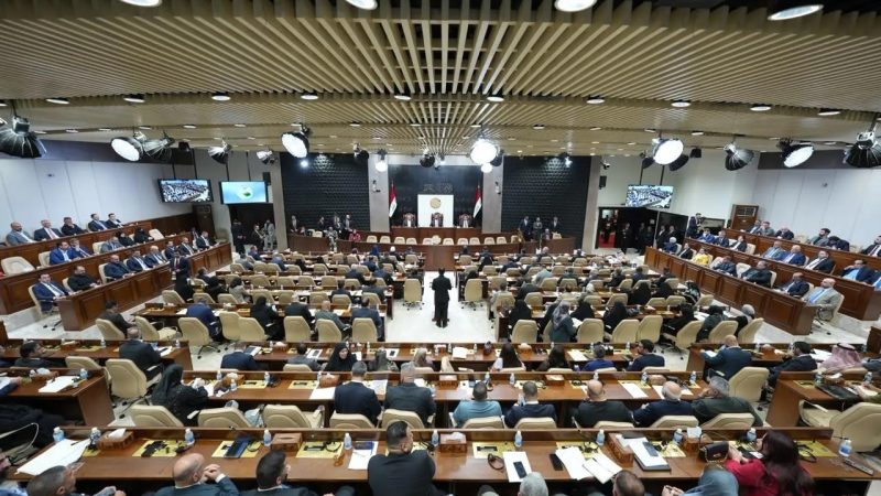 مطالبات نيابية بتخصيص درجات وظيفية بصفة عقود للخريجين القدامى