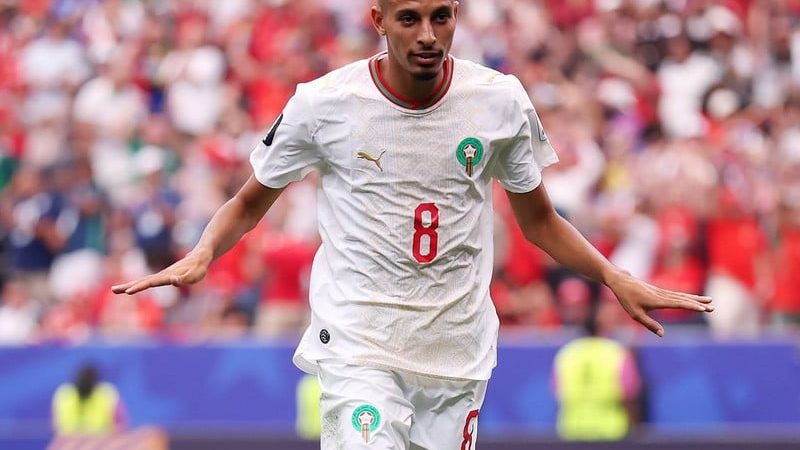 برشلونة يدرس التعاقد مع لاعب عربي