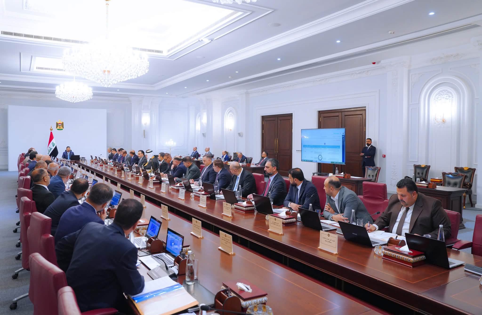 الزيدي يوجه بإطلاق الاجراءات التنفيذية لمشروع مليون قطعة أرض بالمحافظات التي استكملت تخصيص المواقع