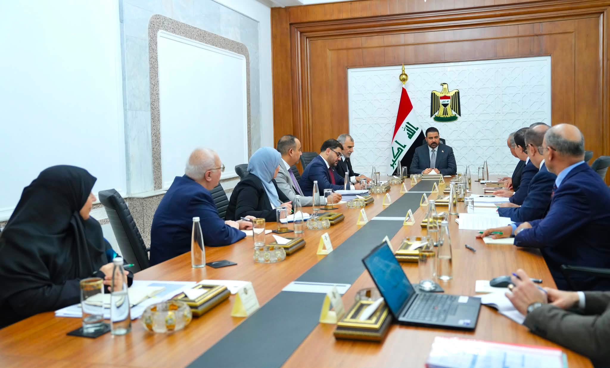 الزيدي يترأس جلسة المجلس الأعلى للاستقرار المالي والنقدي ويبحث اليات توفير السيولة ودعم مسارات الاصلاح