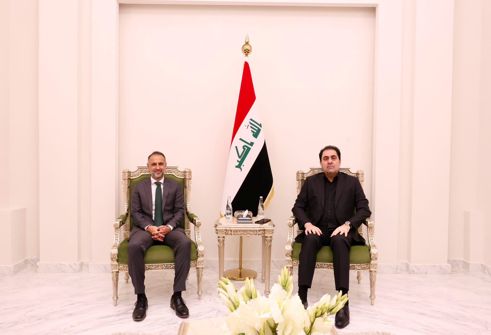 المندلاوي يبحث مع السفير البريطاني جهود خفض التصعيد ومنع اتساع الازمات
