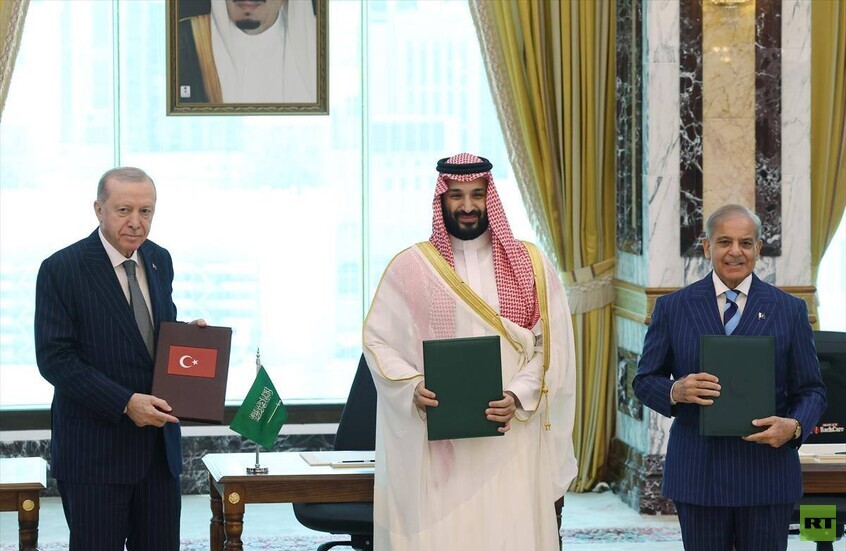 اتفاق مكة للدفاع المشترك: أي هجوم مسلح على أي دولة يعد هجوما على الدول الثلاث جميعها