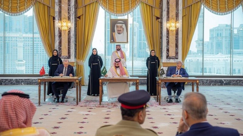 لماذا غابت مصر عن اتفاقية مكة للدفاع المشترك؟.. خبراء يفسرون حسابات القاهرة