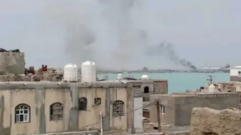 الحوثيون يعلنون استهداف “تحشيدات سعودية” في المخا جنوب غربي اليمن