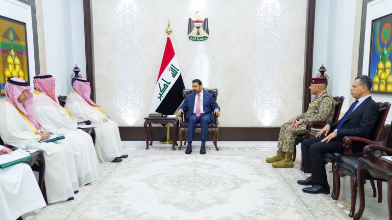 الزيدي يتسلم رسالة من القيادة السعودية عبر رئيس جهاز الاستخبارات العامة تتضمن دعوته إلى زيارة الرياض
