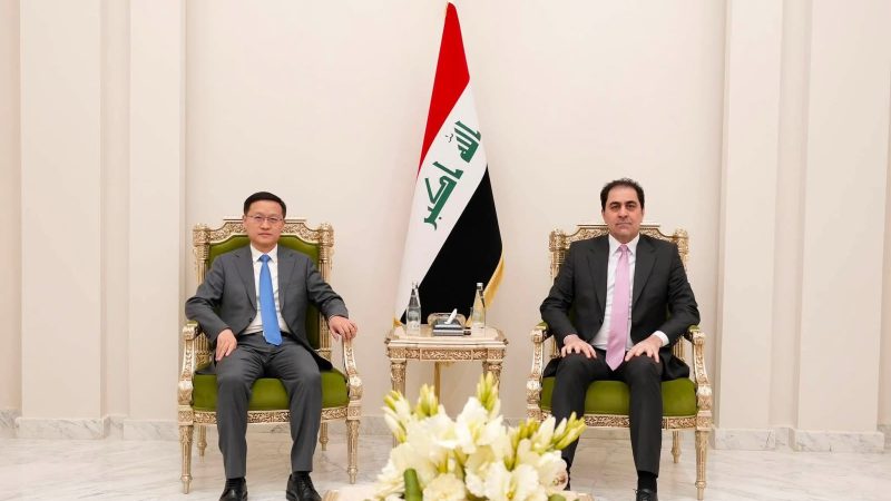 المندلاوي يبحث مع السفير الصيني دعم الجهود الدبلوماسية  لأحتواء التوتر بالمنطقة وتسهيل عمل الشركات العاملة داخل البلاد
