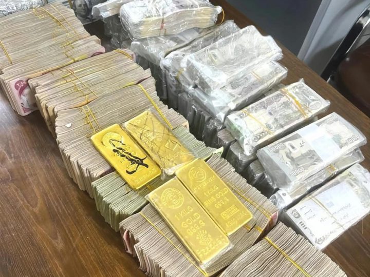 النزاهة تضبط قرابة 9 مليارات دينار و(7) سبائك ذهبية في منزل وكيل وزير الكهرباء لشؤون النقل